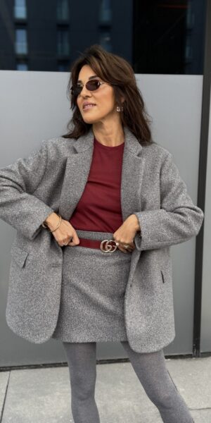 Komplet damski z szarej tkaniny boucle – marynarka i spódnica Elizka