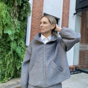 Szara kurtka „City Mood” marki Elizka – minimalistyczny fason z wełną