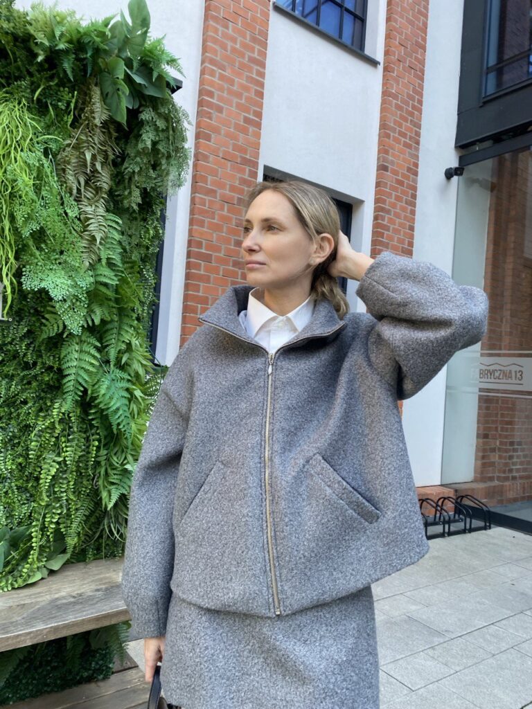 Szara kurtka „City Mood” marki Elizka – minimalistyczny fason z wełną
