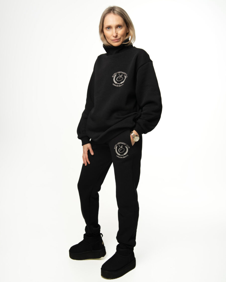 Czarny komplet sportowy damski Elizka Czarna Esencja z firmowym haftem